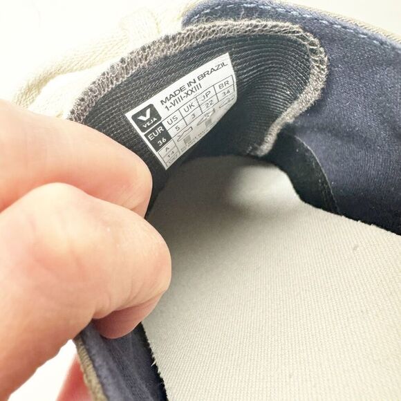 Veja Wata II Low-Top Sneakers in Neutral Grey Green Women’s Kids Size 5 EUR 36 - Picture 9 of 9